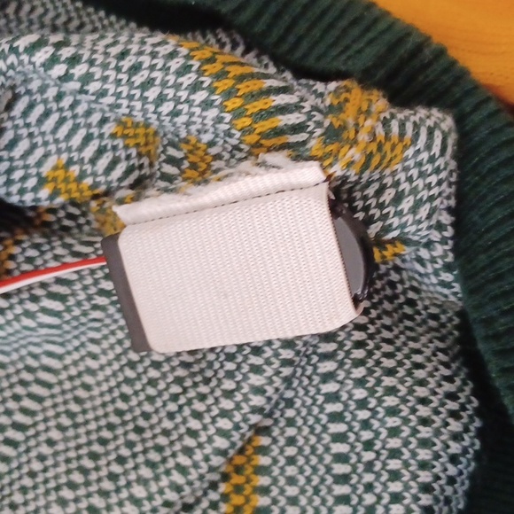 Size Large Green Bay Packers Light Up Sweater. NFL TEAM APPAREL - Picture 6 of 11